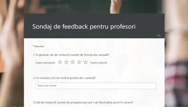 Sondaj de feedback pentru profesori brown modern simple
